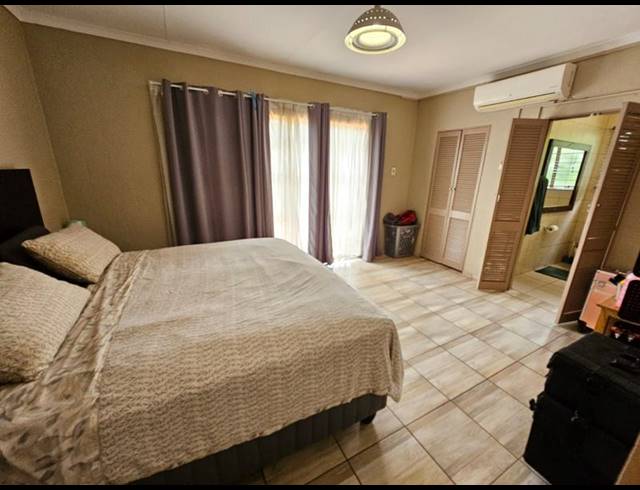 3 BEDROOM HOUSE FOR SALE IN SINOVILLE